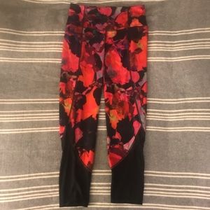 Athleta Workout Leggings w/ Sheer Detail; XS